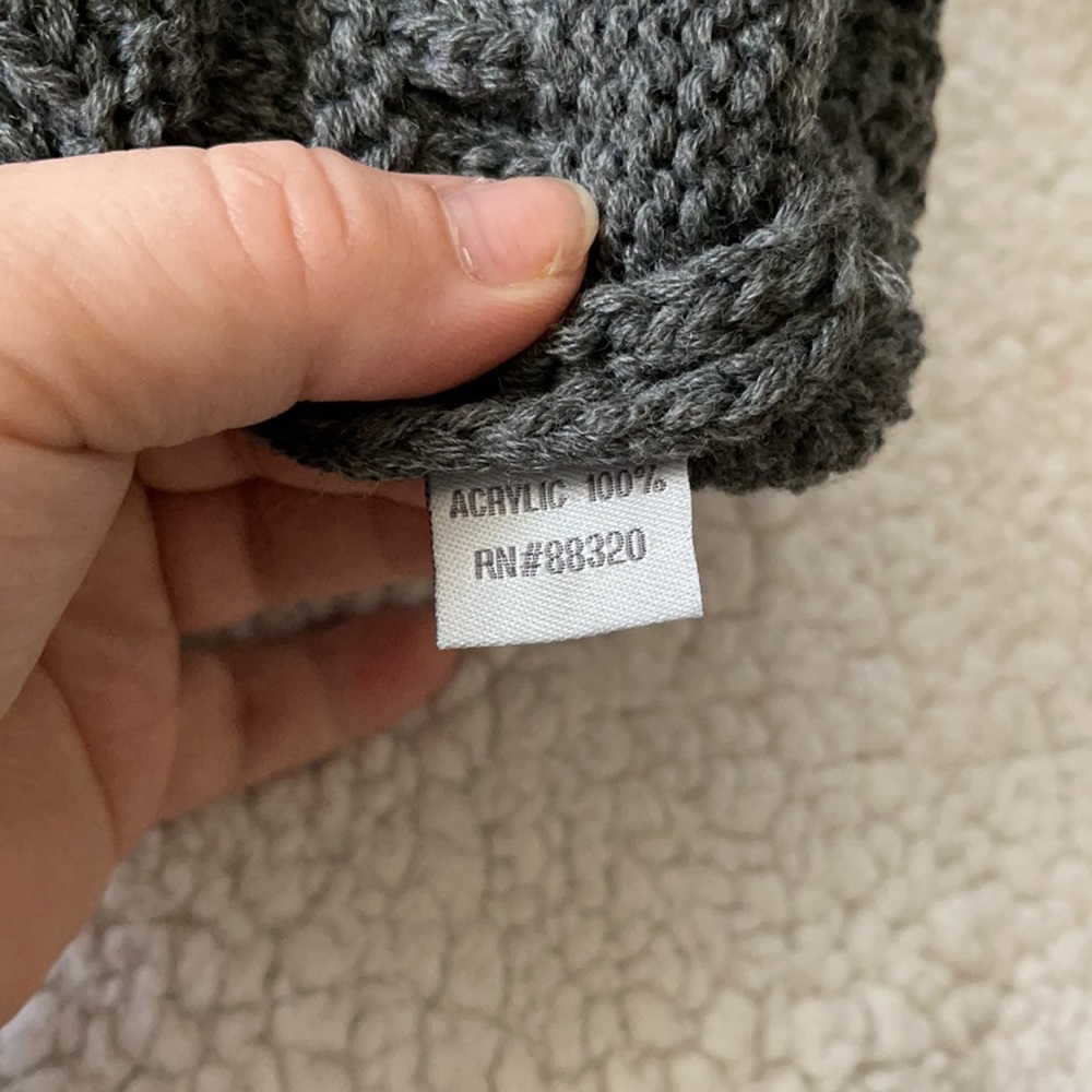 CC Beanie Grey with Patterned Cuff - Picture 6 of 6